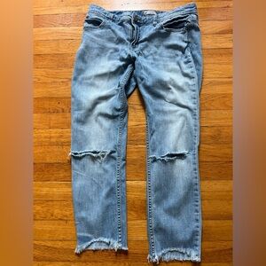 Free people, factory, distressed Distressed Women Jeans size 30 capri